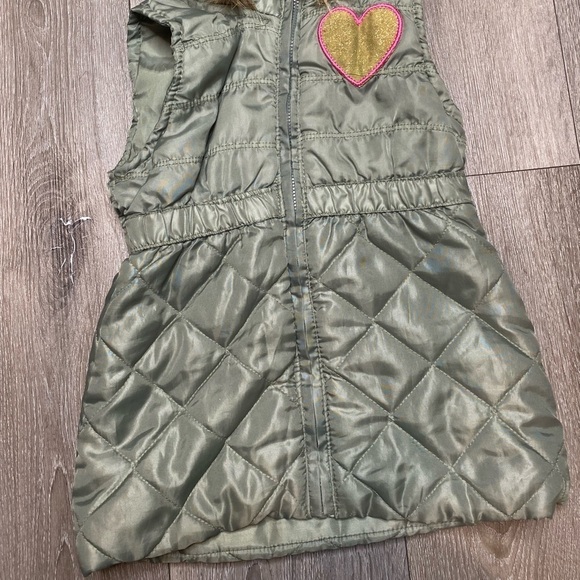 Girls Hooded Puffer Vest Green Size 6 - Picture 3 of 16